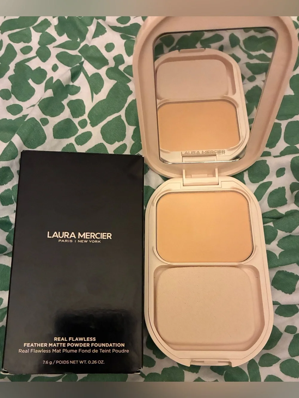 Laura Mercier Real Flawless Feather Matte Powder Foundation 1N Marzipan 7.6g